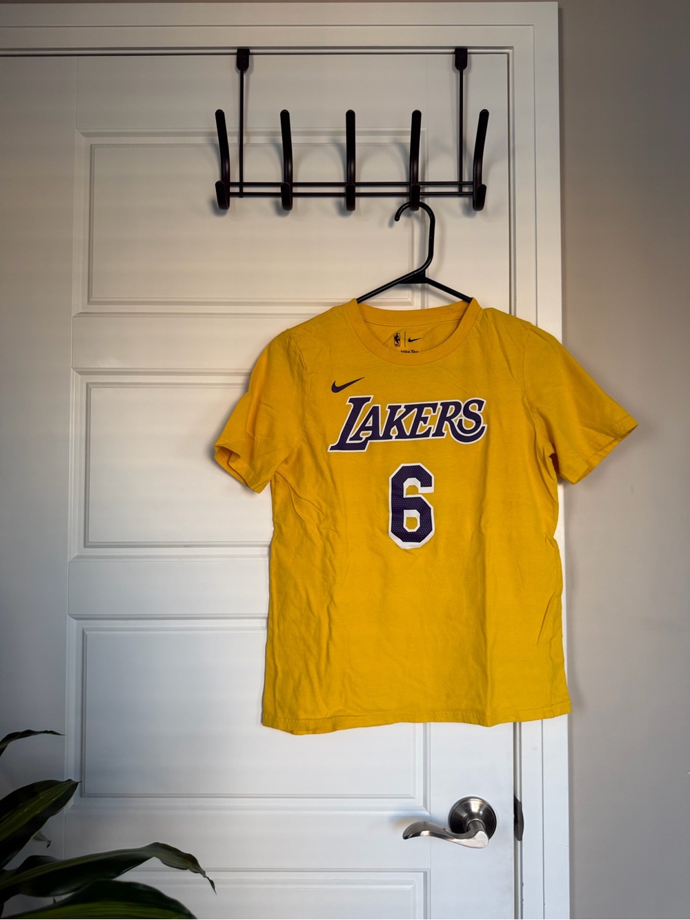 Nike Los Angeles Lakers Youth Yellow #6 Short Sleeve Tee